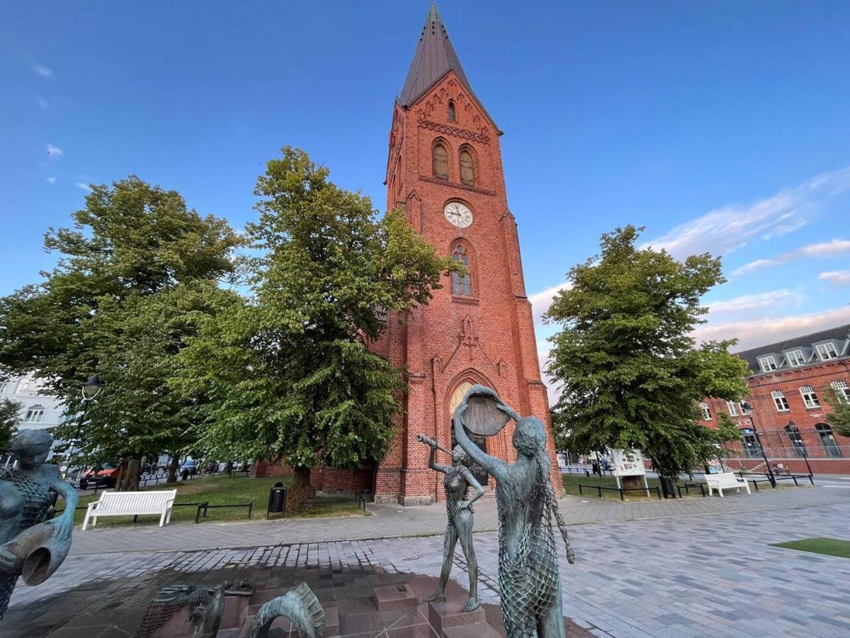 Weitblick-Loft Mit Terrasse Apartment Росток Екстериор снимка